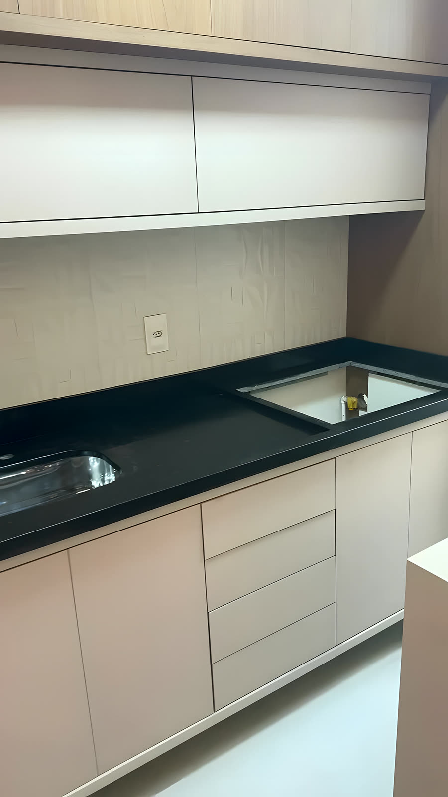 Bancada de cozinha em granito preto